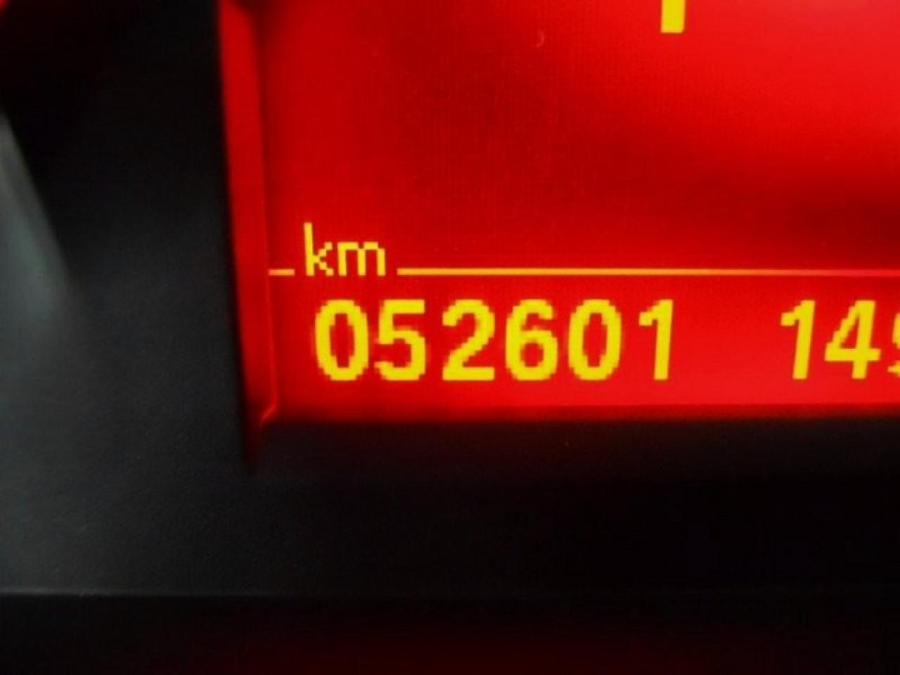 618793