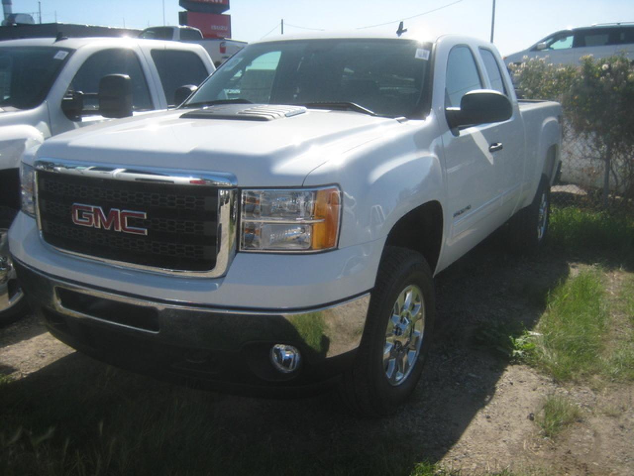 New 2011 GMC Sierra K2500 Ext SLE for sale in Calgary, AB
