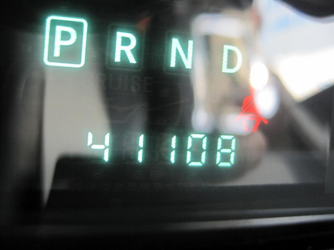 618856