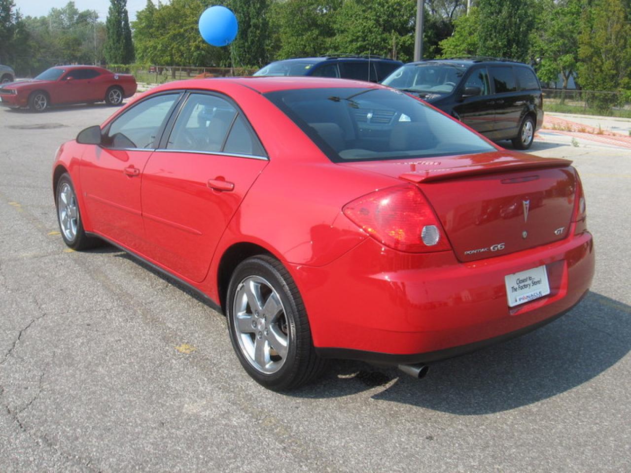 618883