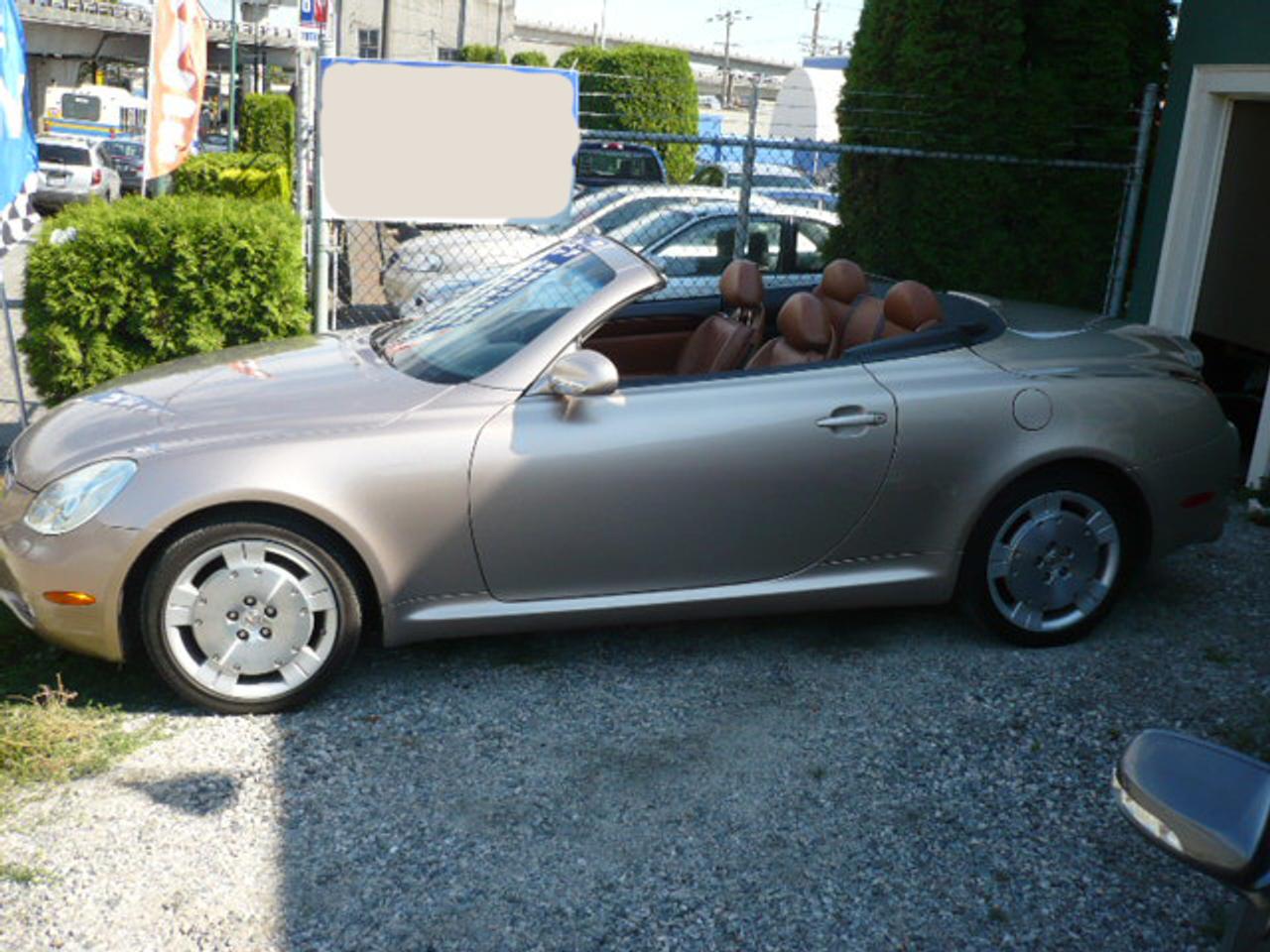 - Engine: 3UZ-FE