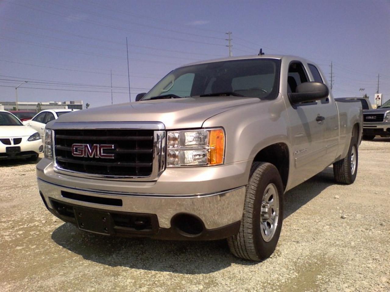 Used 2009 GMC Sierra 1500 SLE Pickup6 1/2 ft for sale in Barrie, ON