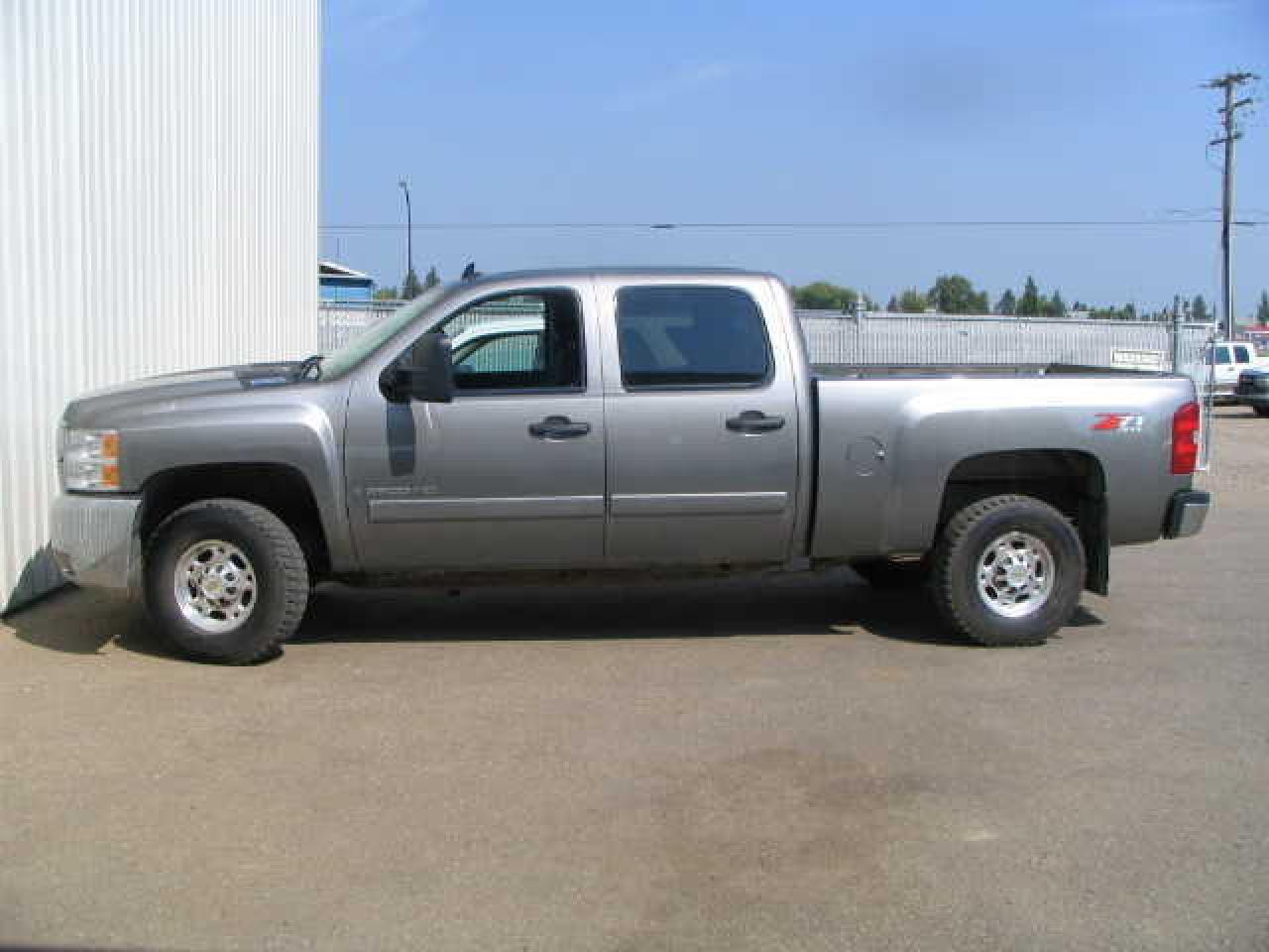 Used 2008 Chevrolet Silverado K2500 Crew LT for sale in Vermilion, AB