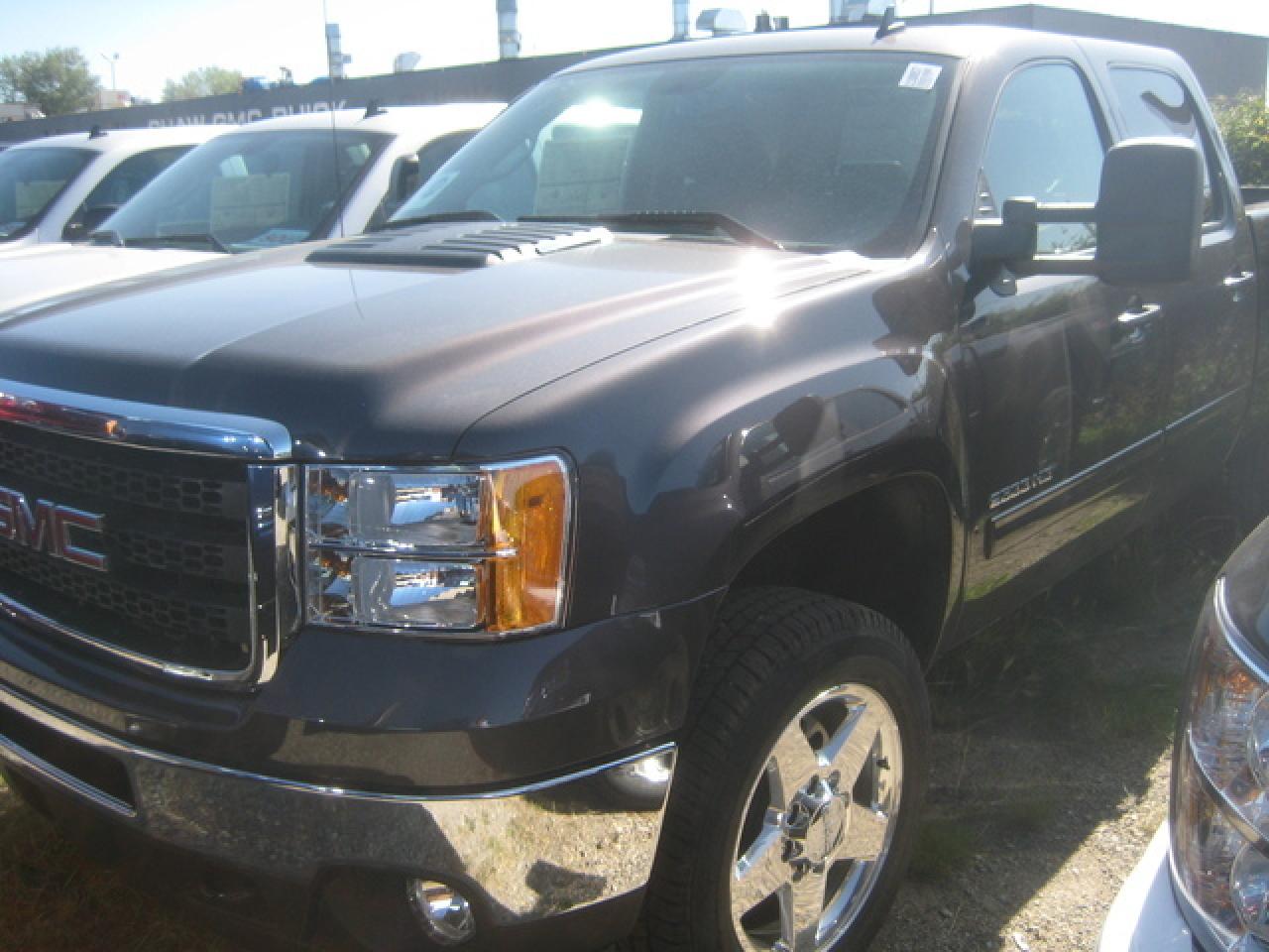 New 2011 GMC Sierra K2500 Crew SLT for sale in Calgary, AB