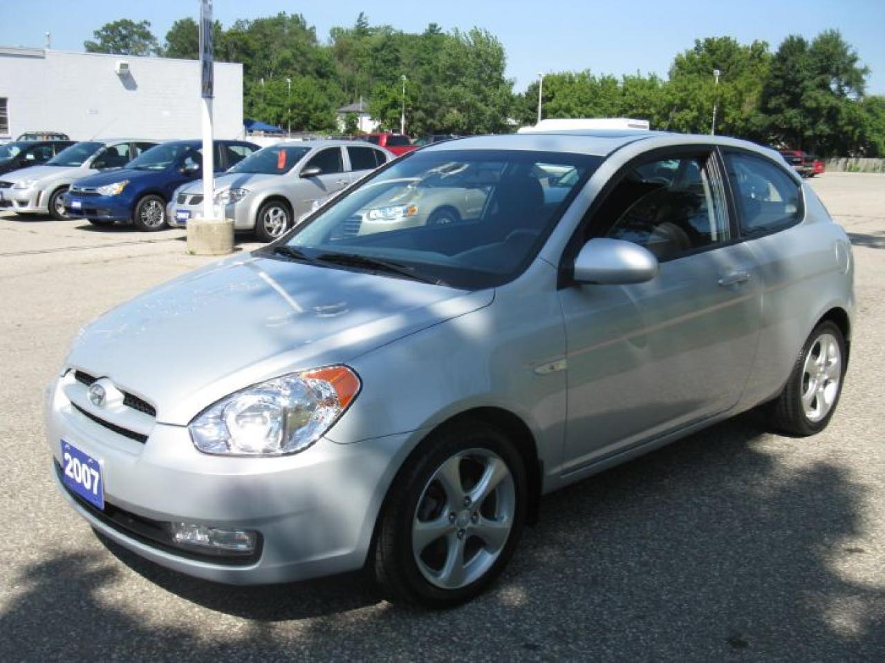 Used 2007 Hyundai Accent SR for sale in Cambridge, ON