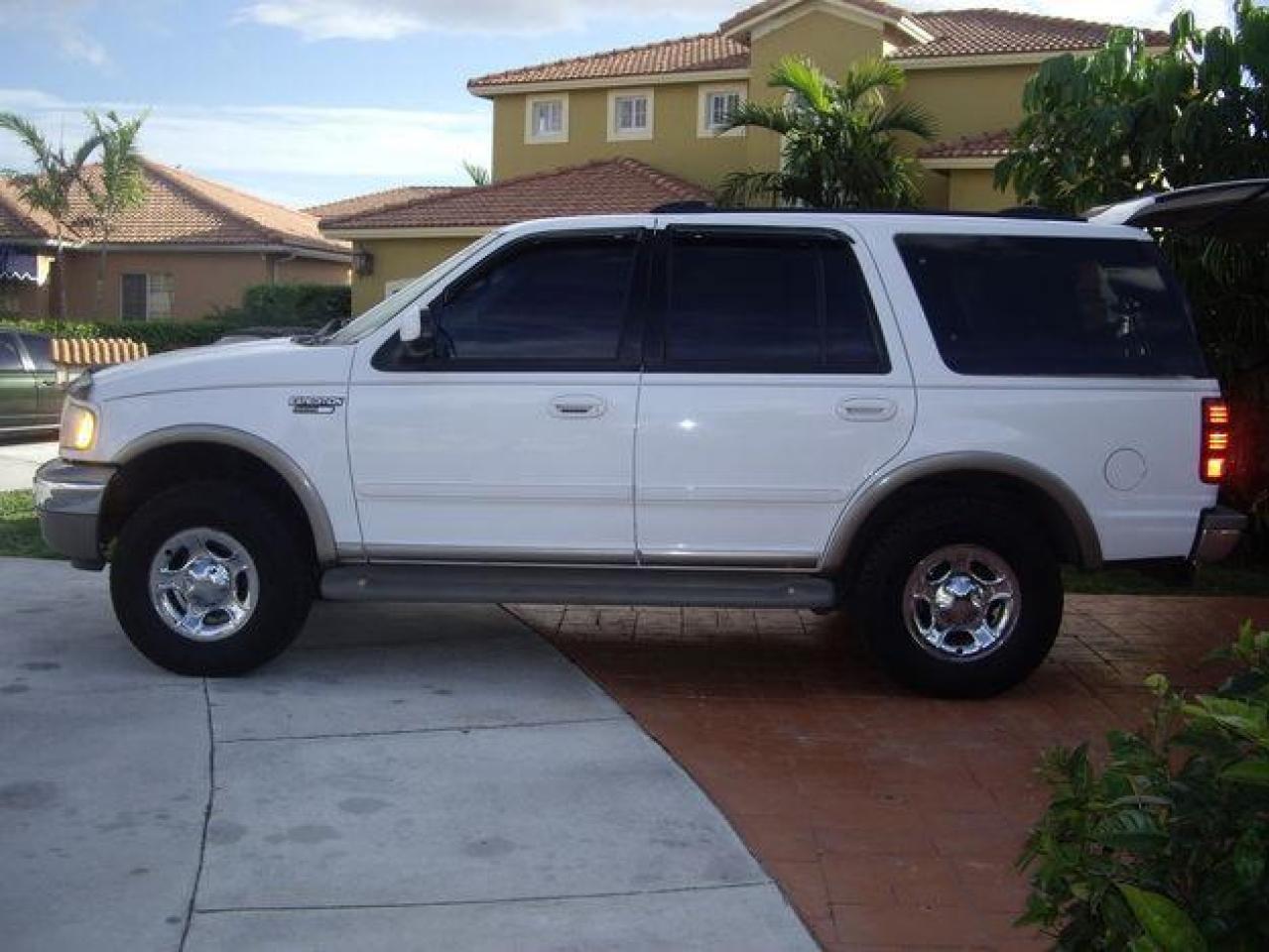 Used 2002 Ford Expedition XLT for sale in Kitchener, ON