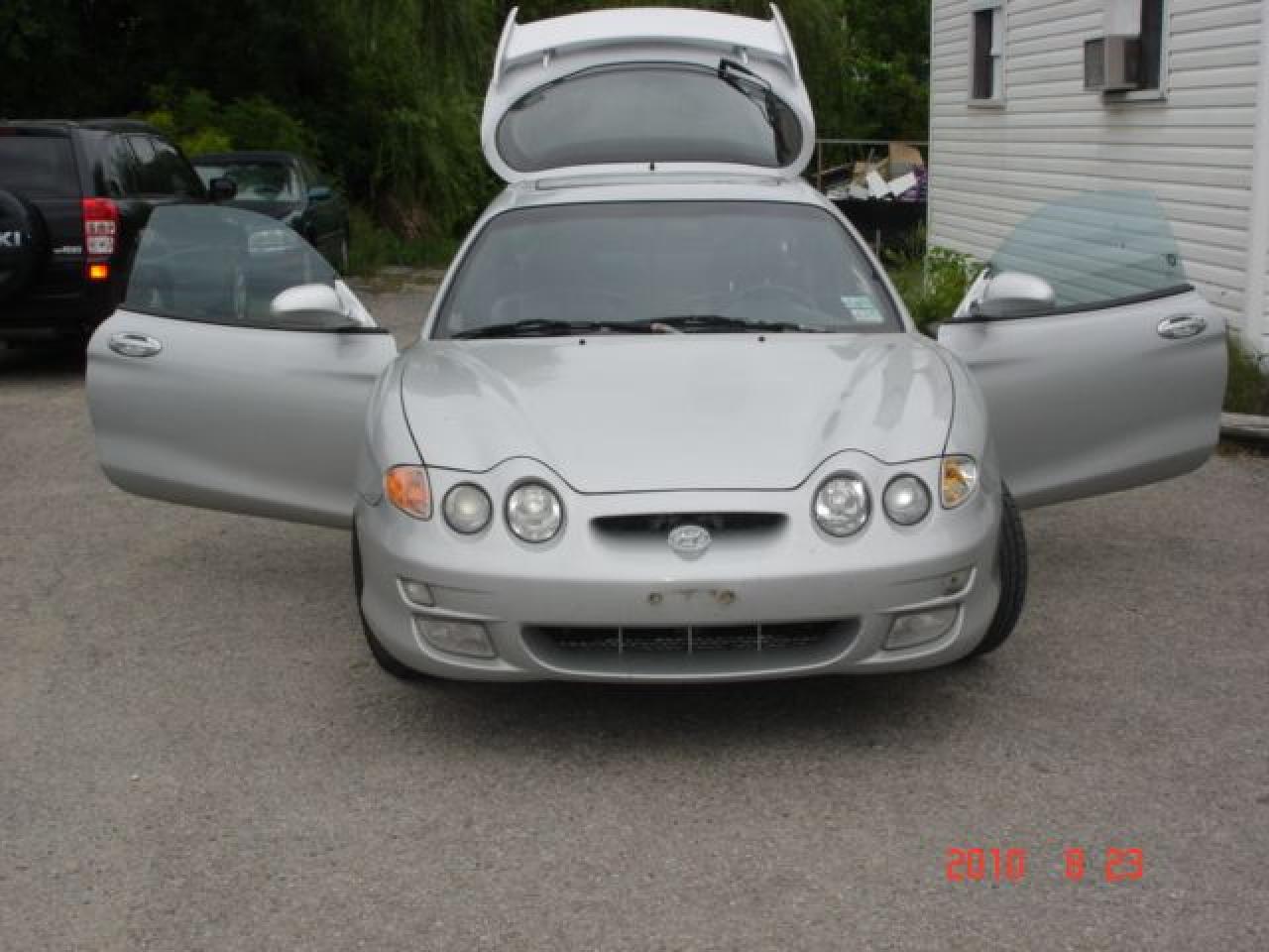 Used 2000 Hyundai Tiburon SE for sale in Bradford, ON
