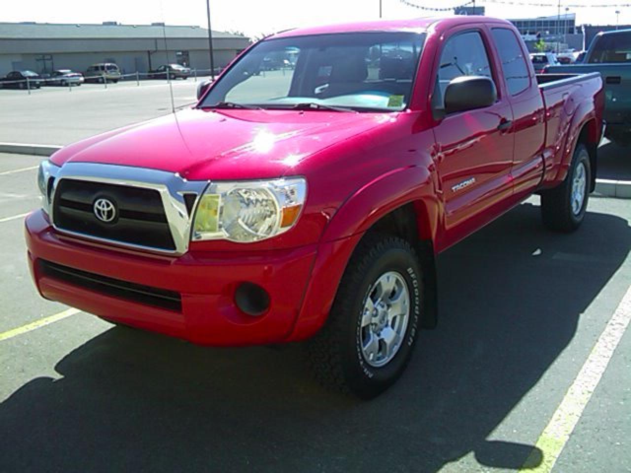 Used 2006 Toyota Tacoma SR5 for sale in Lethbridge, AB