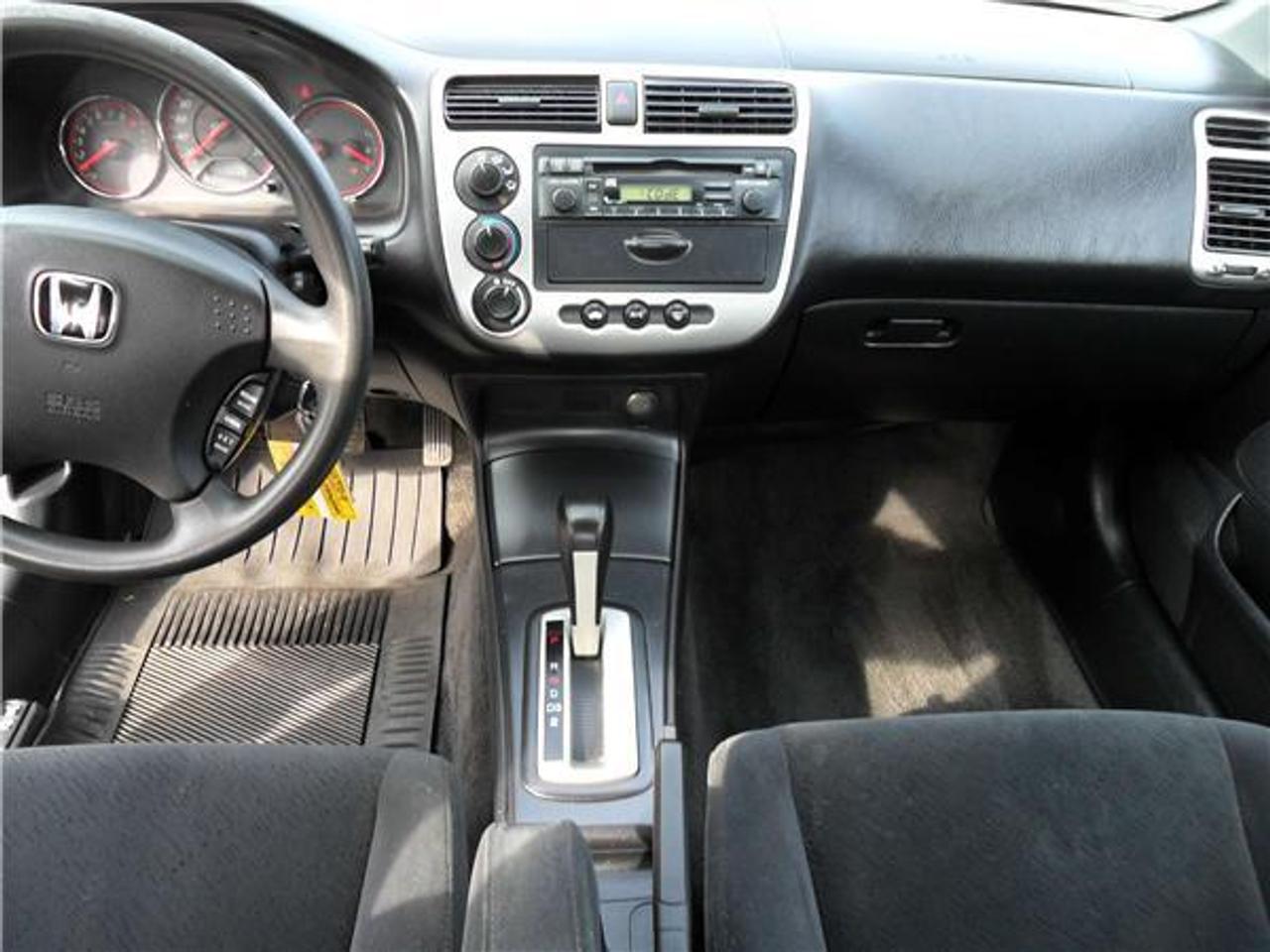 Only 158,558KM on this long-lasting sporty Civic coupe. Very fuel efficient and safe vehicle. We have a World Class finance team specializing in getting YOU Approved Today. 100% Satisfaction Gauranteed! Check out our inventory at www.carnationcanada.com. (price is plus applicable taxes and licensing fee)