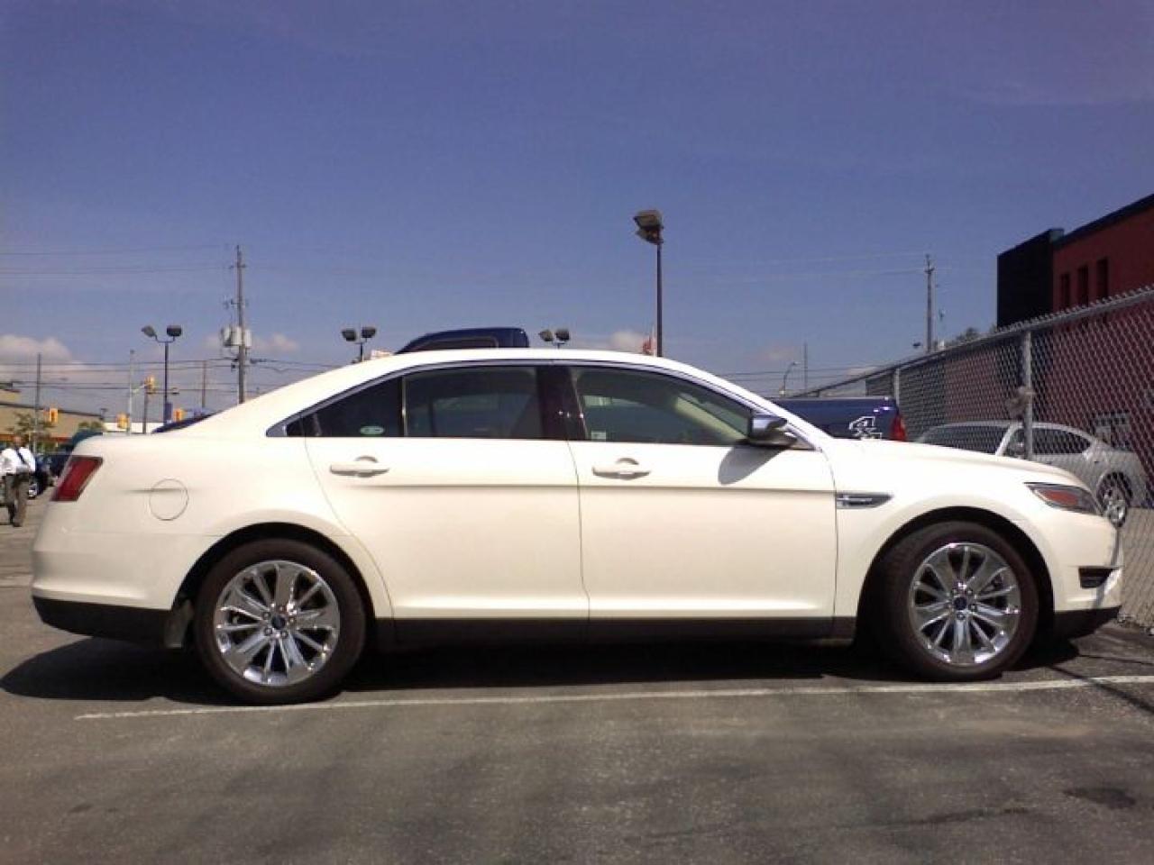 Used 2010 Ford Taurus LIMITED for sale in Toronto, ON