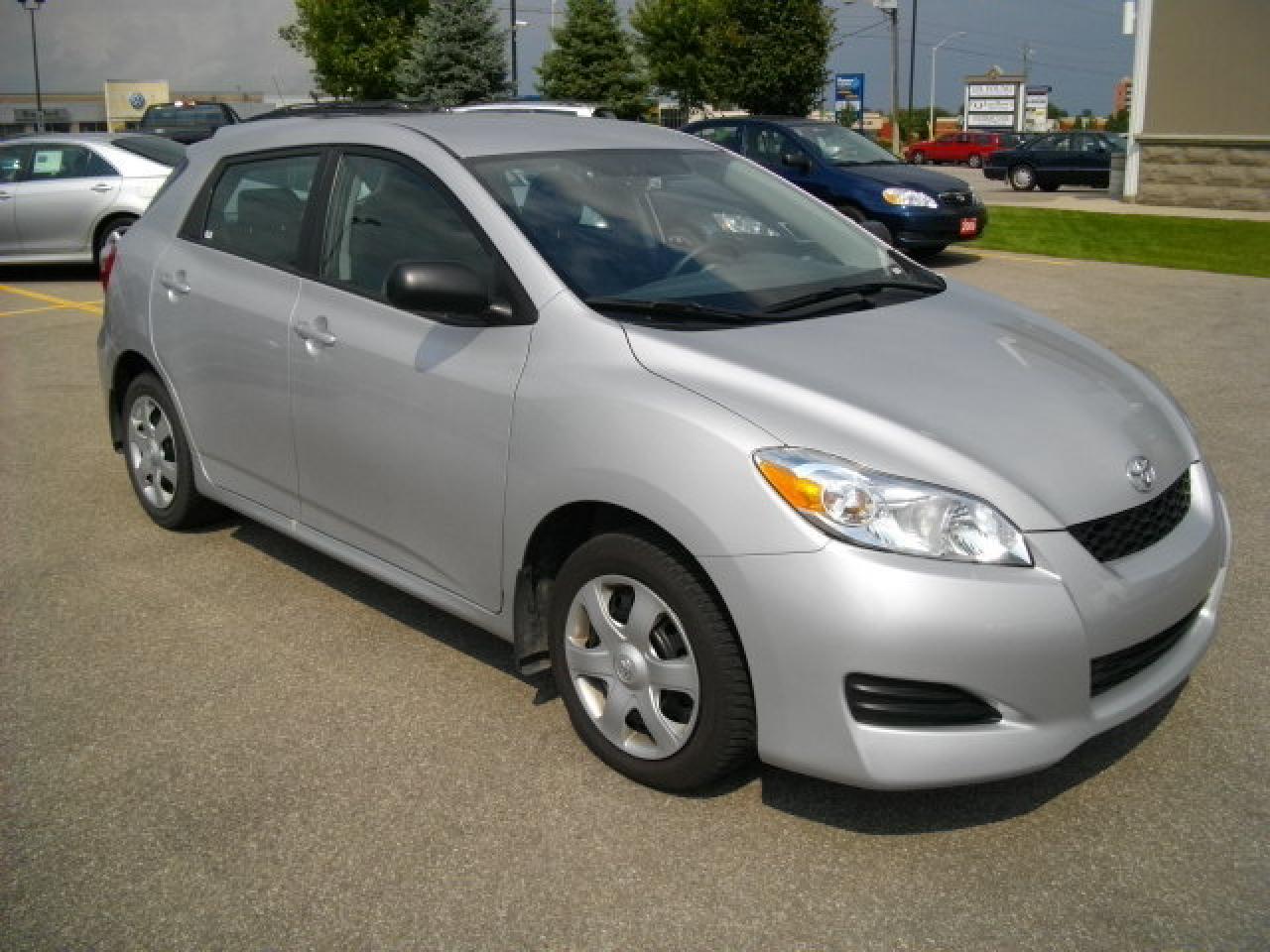 Used 2010 Toyota Matrix BASE for sale in Brantford, ON