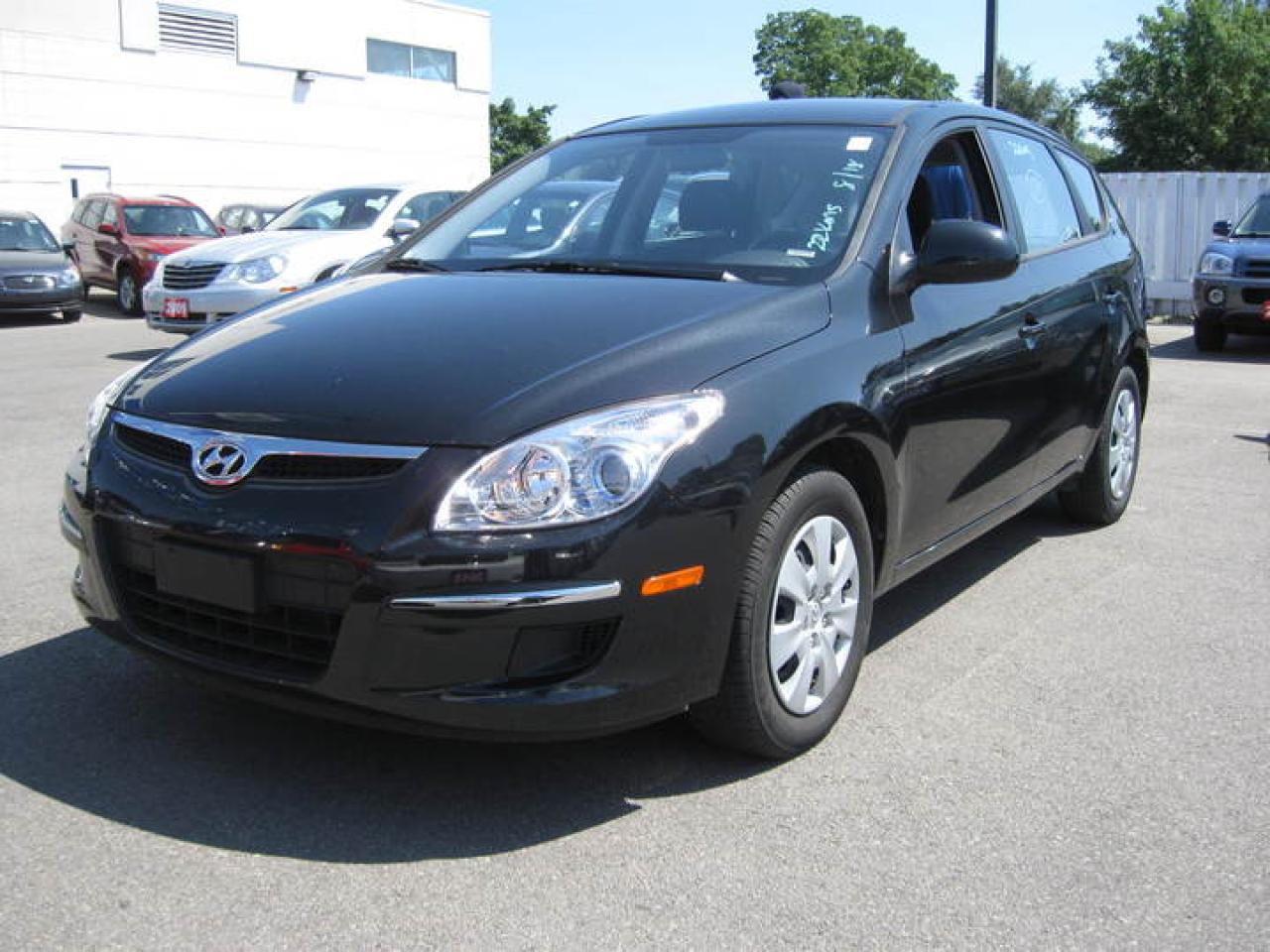 Used 2010 Hyundai Elantra GL Touring for sale in Mississauga, ON