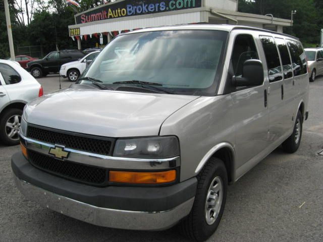 Used 2007 Chevrolet Express 1500 passenger for sale in Richmond Hill, ON