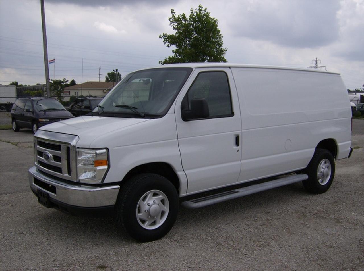 POWER GROUP,CHROME PACKAGE.CARGO DEVIDERS AND MATS.CALL JOHN GOWER TOLL FREE AT 877 217 0643 OR E MAIL ME AT JOHN@BENNETTFLEET.COM FORMER USA DAILY RENTAL
