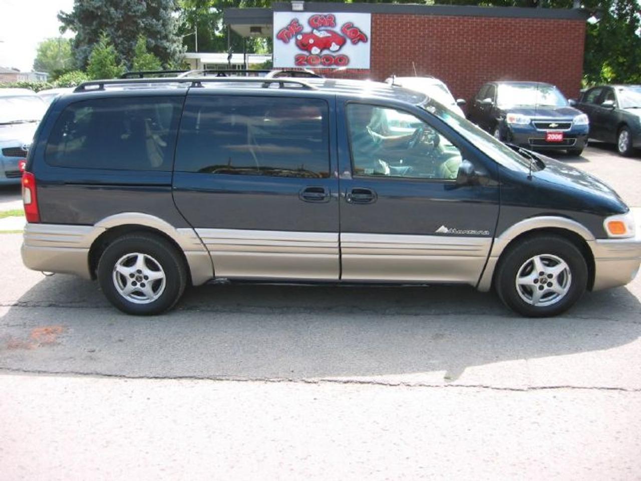 Used 2002 Pontiac Montana SE for sale in Niagara Falls, ON