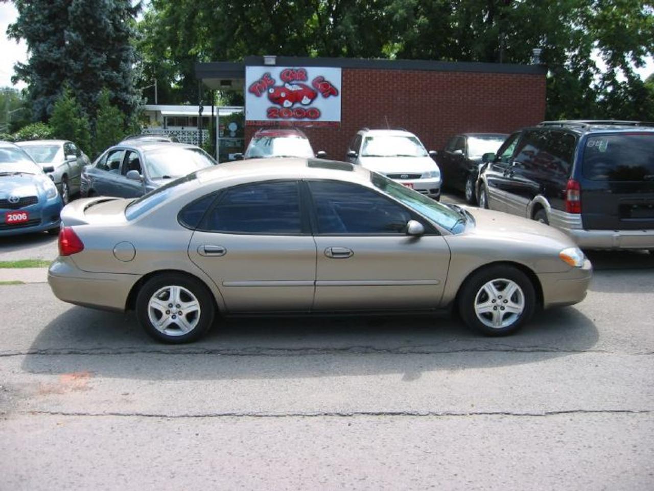 Used 2002 Ford Taurus SEL for sale in Niagara Falls, ON