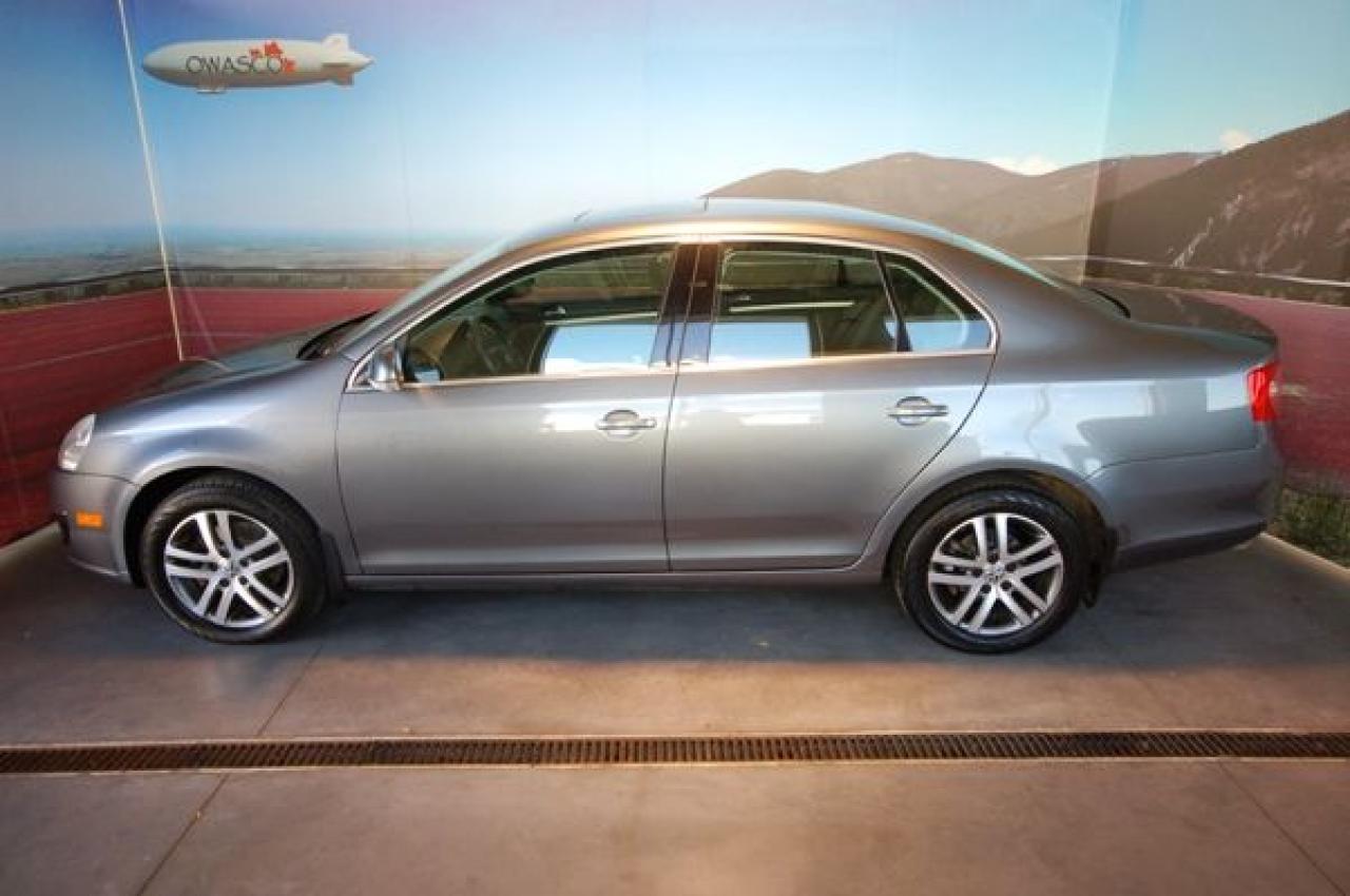 Used 2006 Volkswagen Jetta 2.5L for sale in Whitby, ON