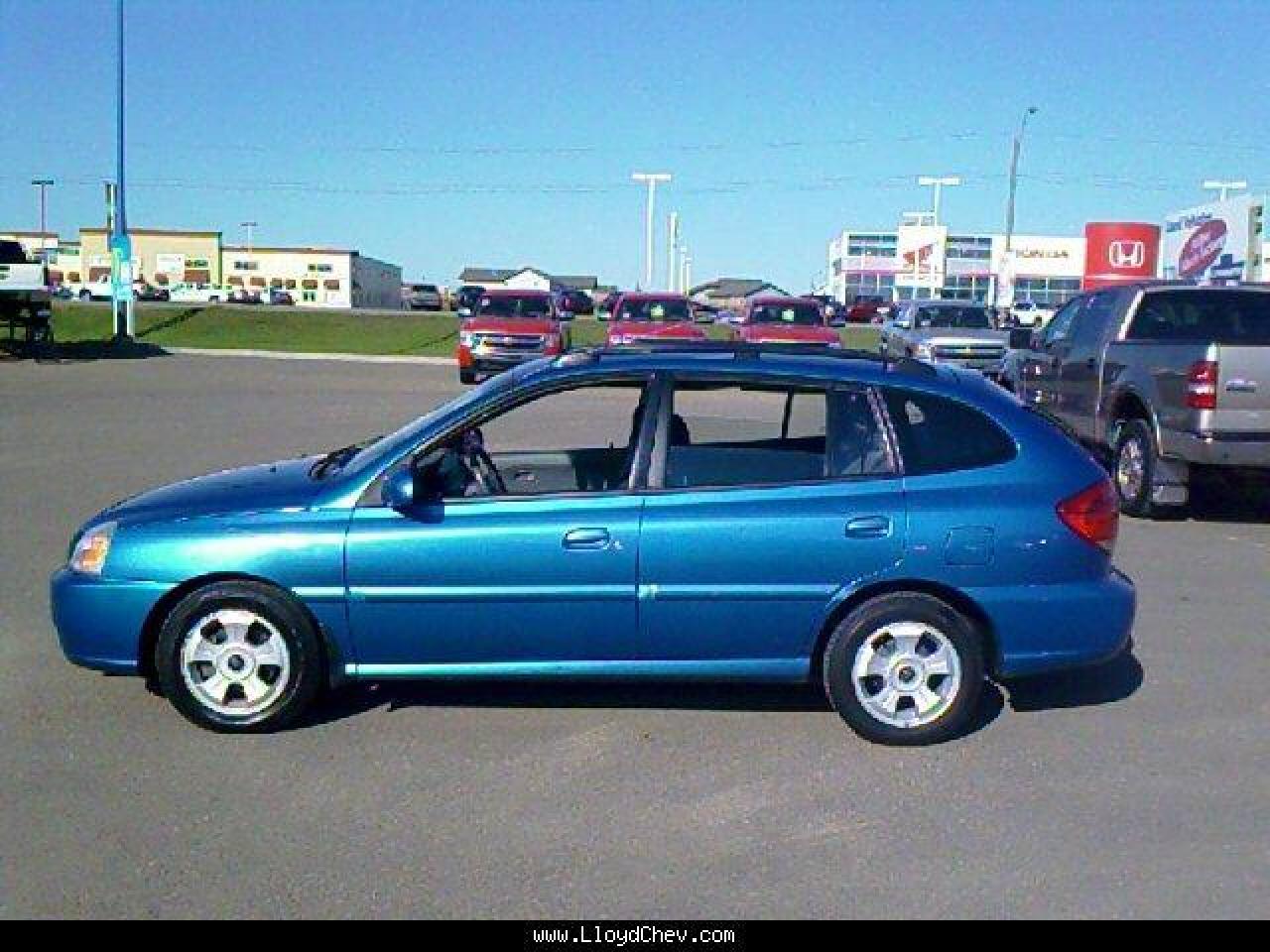 Used 2005 Kia Rio RX-V for sale in Lloydminster, SK