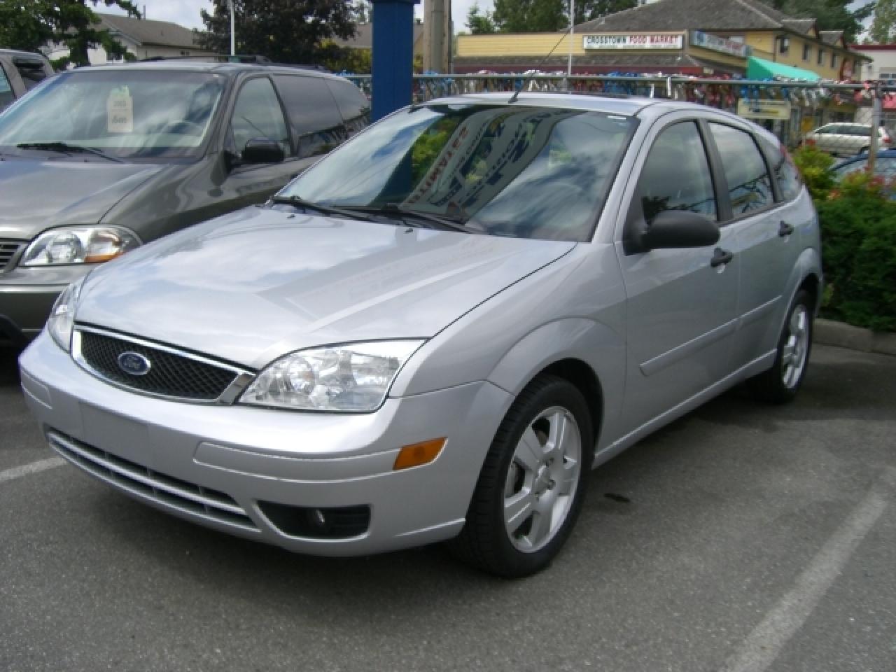 Used 2005 Ford Focus ZX5 SES for sale in Surrey, BC