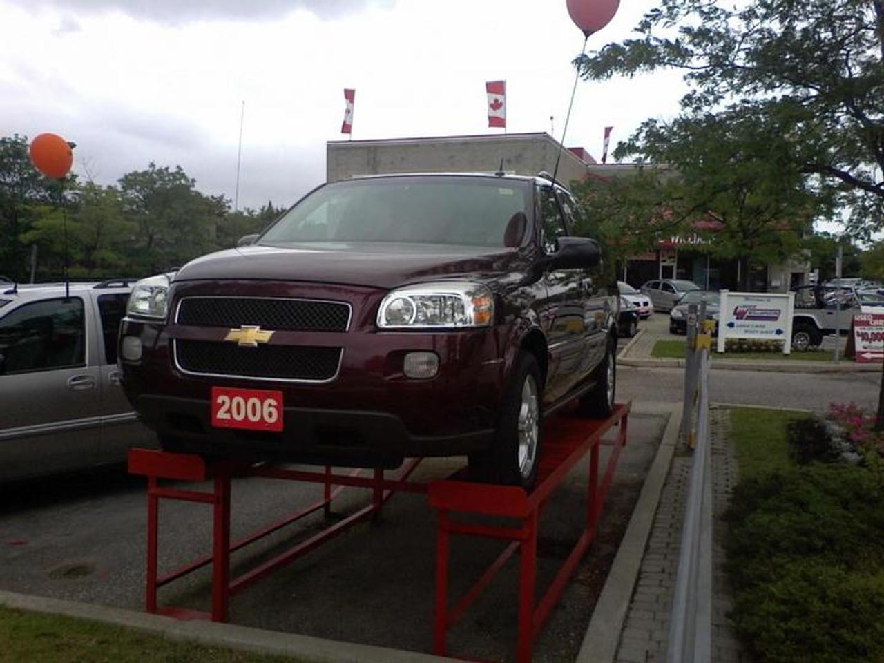 A terrific Extended family van with all the right equipment including DVD entertainment, CD stereo, 7/passenger seating, Alloy wheels, power sliding doors and all the power options. CARPROOF VERIFIED and fully certified. Dealer can finance and trade ins welcome. Call us toll-free at 1 888 886-7398