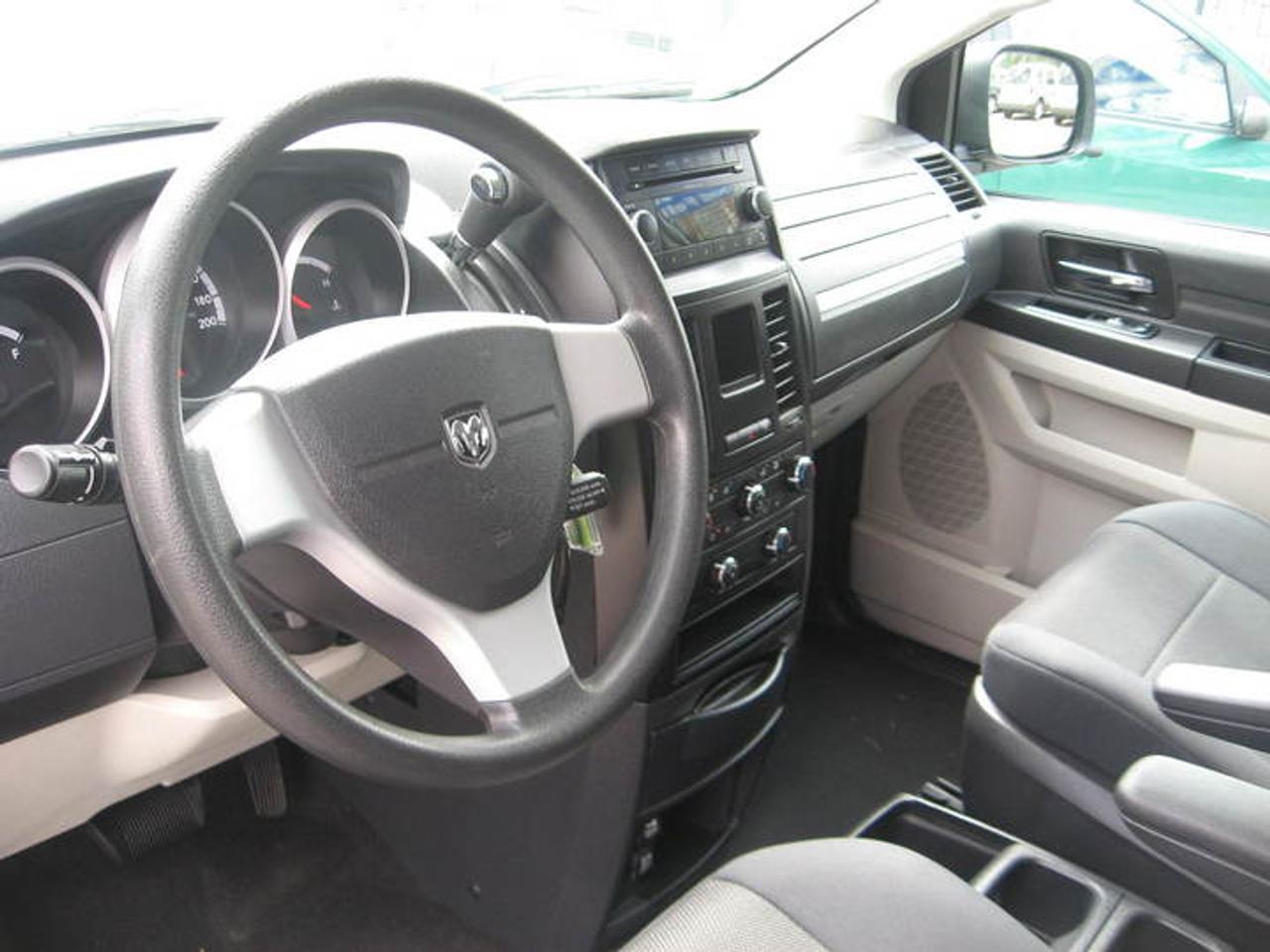 2009 Dodge Grand Caravan SE *** $15,500 *** Photo10