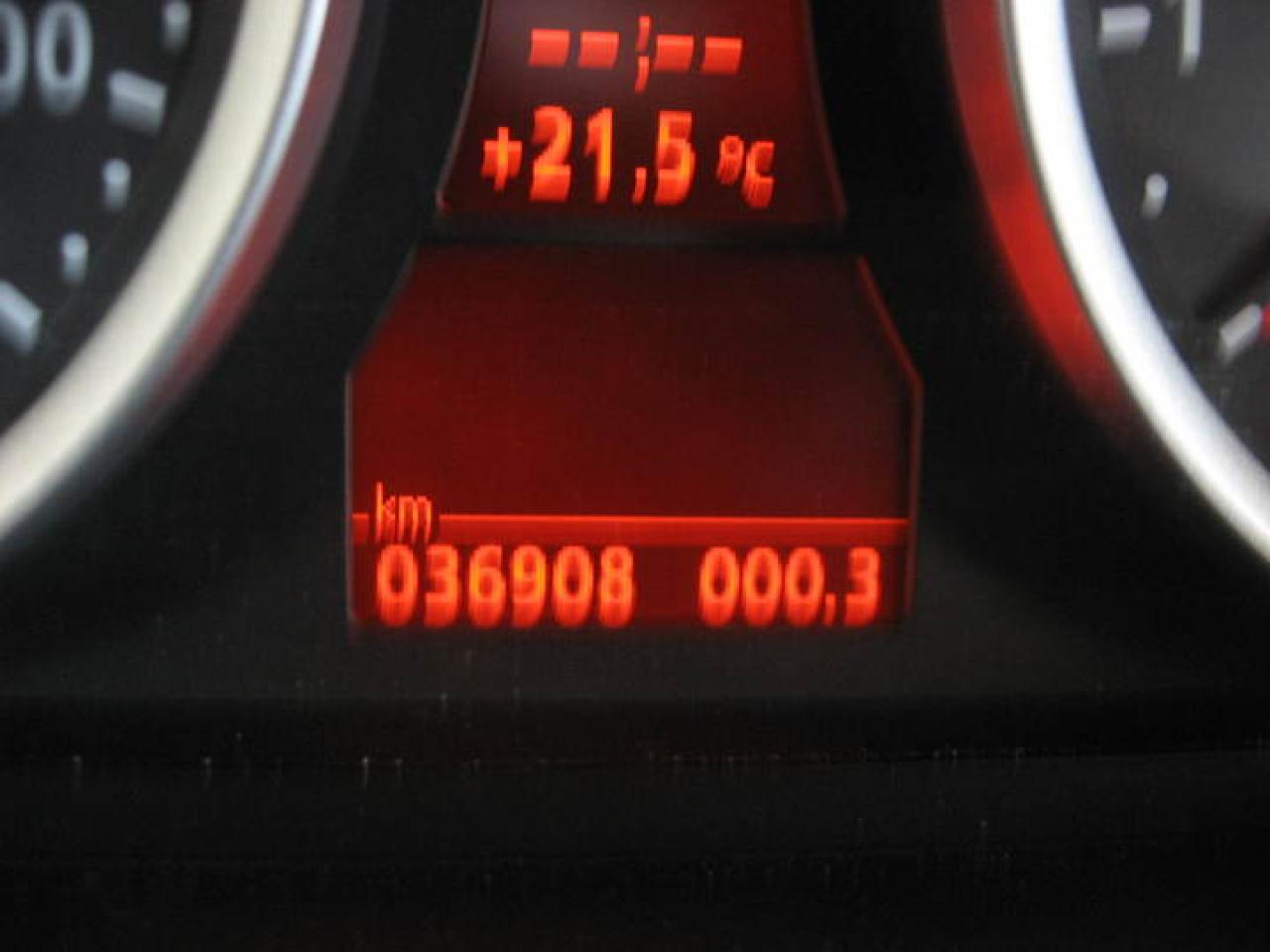 621133