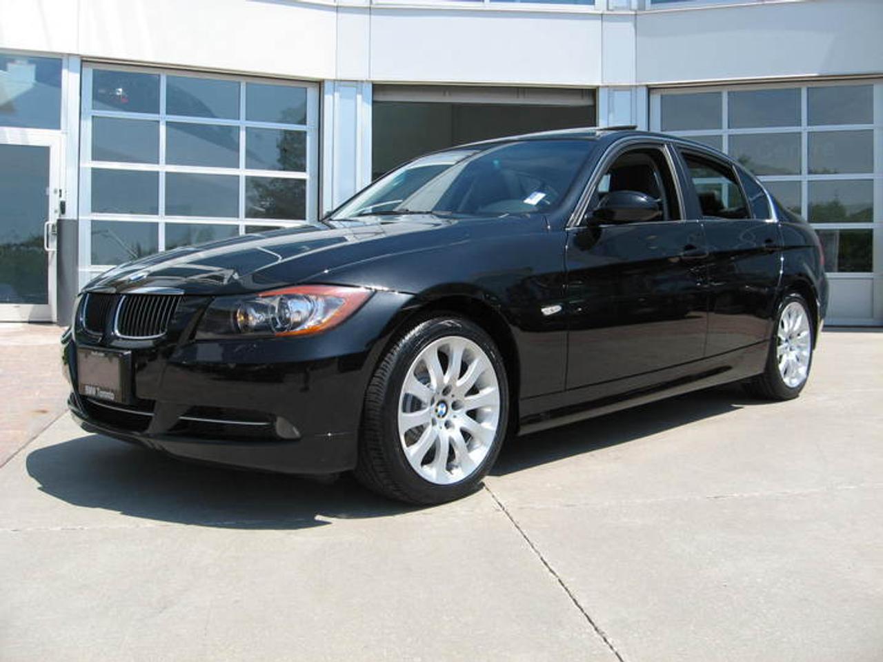 <B>Service Beyond Your Expectations at Parkview BMW </B><BR><BR>This vehicle is in pristine condition, worthy of BMWs Certified Series designation.&nbsp; The interior looks and feels clean and has obviously been kept in good condition by its previous owner. This vehicle is sure to create <B>The Ultimate Driving Experience</B> for any savvy buyer.