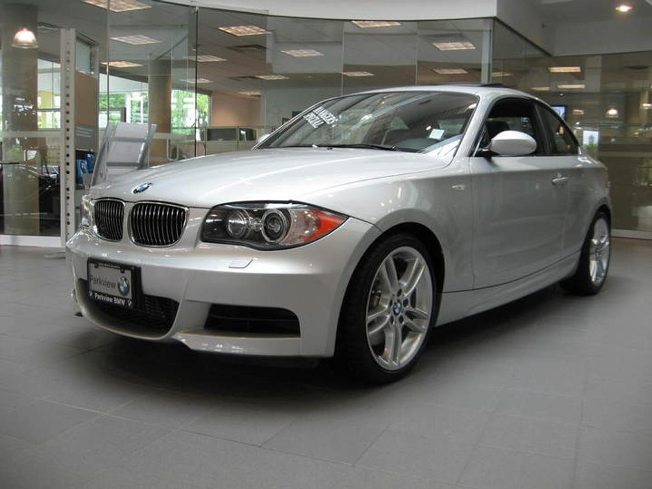 <B>Service Beyond Your Expectations at Parkview BMW </B><BR><BR>This vehicle is in pristine condition, worthy of BMWs Certified Series designation.&nbsp; The interior looks and feels clean and has obviously been kept in good condition by its previous owner. This vehicle is sure to create <B>The Ultimate Driving Experience</B> for any savvy buyer.