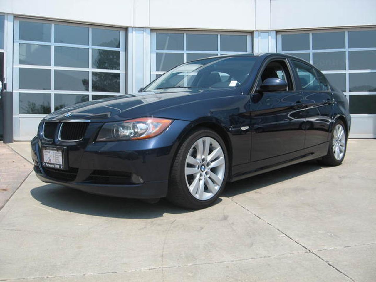 <B>Service Beyond Your Expectations at Parkview BMW </B><BR><BR>This vehicle is in pristine condition, worthy of BMWs Certified Series designation.&nbsp; The interior looks and feels clean and has obviously been kept in good condition by its previous owner. This vehicle is sure to create <B>The Ultimate Driving Experience</B> for any savvy buyer.