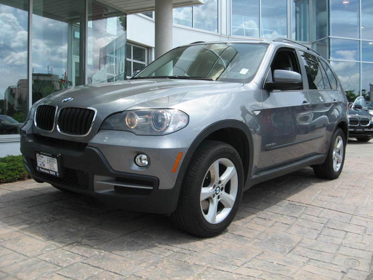 <B>Service Beyond Your Expectations at Parkview BMW </B><BR><BR>This vehicle is in pristine condition, worthy of BMWs Certified Series designation.&nbsp; The interior looks and feels clean and has obviously been kept in good condition by its previous owner. This vehicle is sure to create <B>The Ultimate Driving Experience</B> for any savvy buyer.