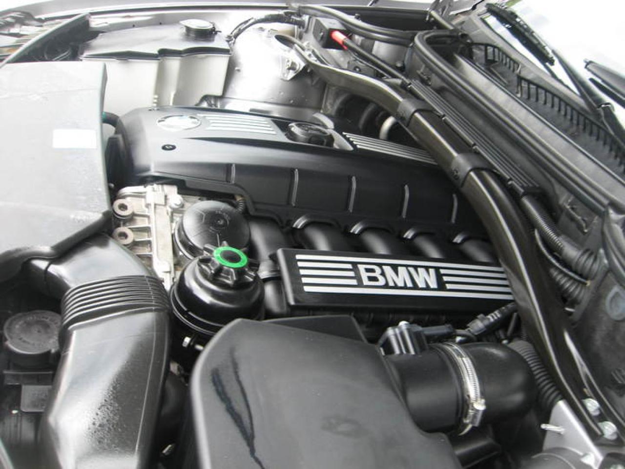 621183
