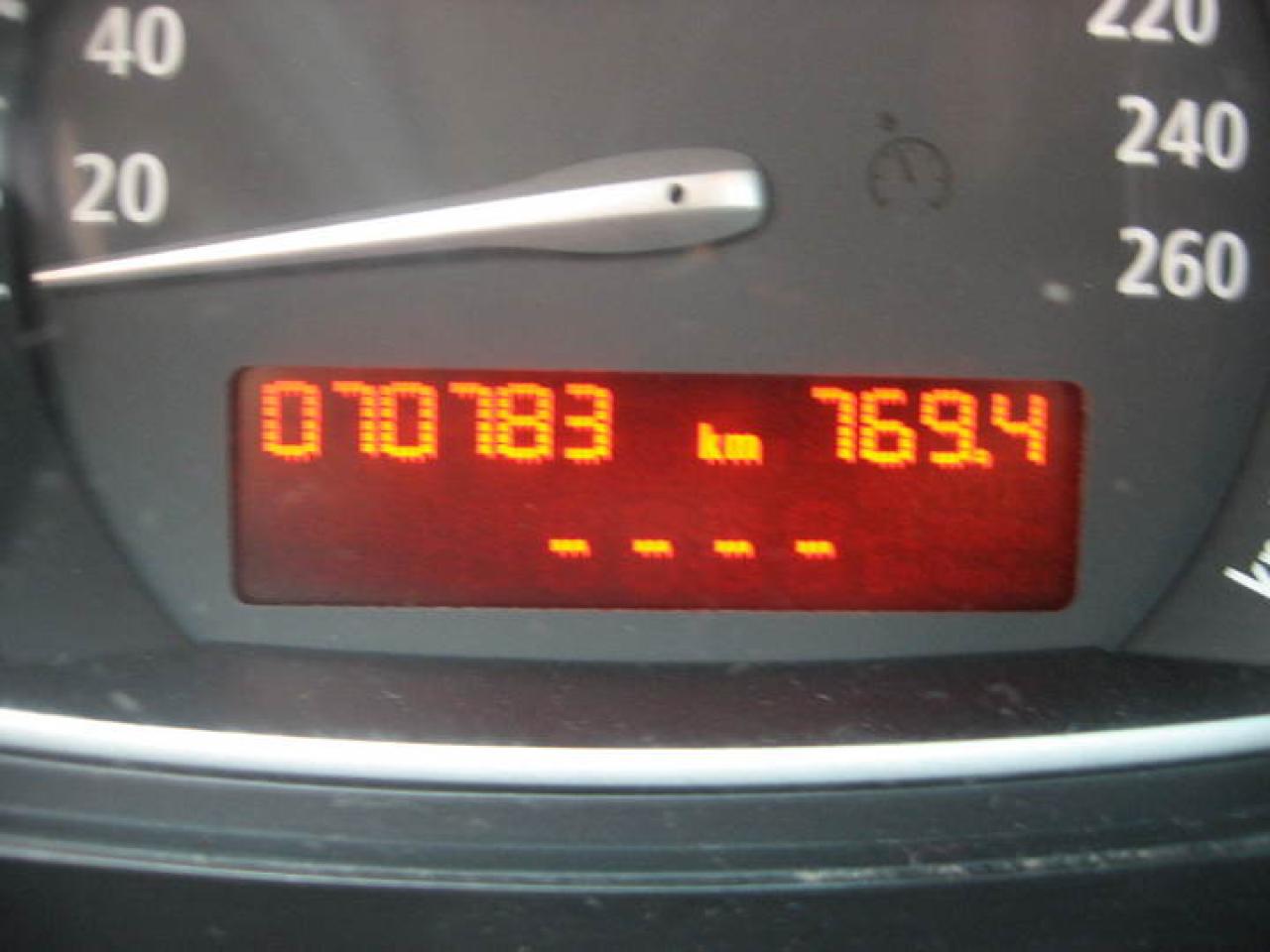 621183