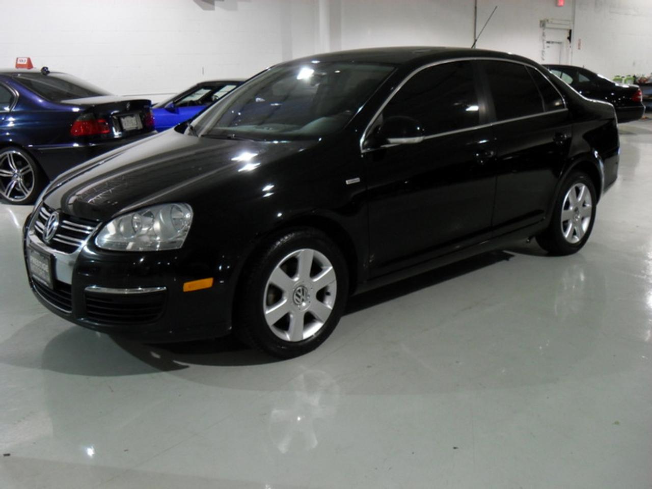 CERTIFIED AND E-TESTED - NO HIDDEN FEES - 3 YEAR WARRANTY AVAIL. INDOOR SHOWROOM OPEN 7 DAYS A WEEK!! 100% FINANCING APPROVAL!! NEW ARRIVAL!! Carproof verified vehicles!! 50,000 ft indoor showroom!! 20 years in business!! Low rate financing / leasing available - EVERY PURCHASER IS APPROVED FOR FINANCING!! prices plus taxes and license