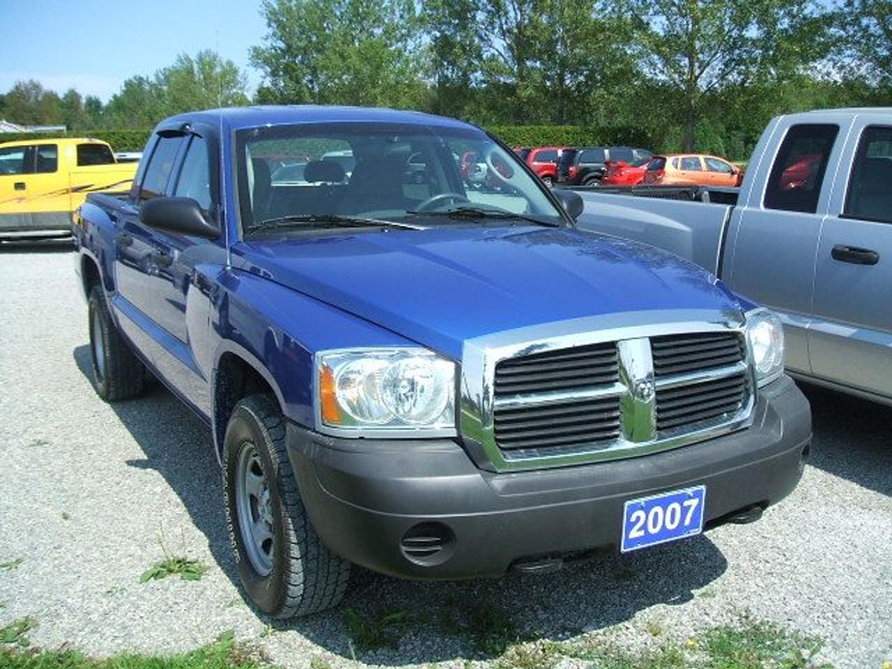 Bed Liner       5 Passenger Seating
Engine Block Heater   Rain Guards

﻿Financing Available - $0 Down - $278.36 per month OAC
Note - Price Does Not Include HST & License Fee