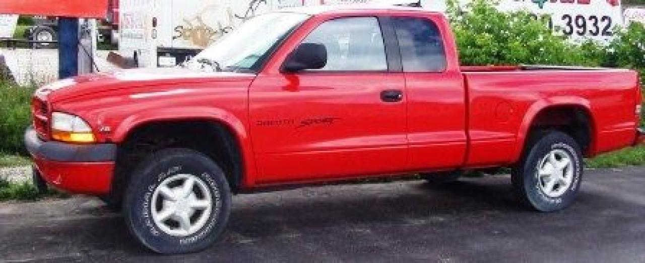 Used 1999 Dodge Dakota Sport CLUB CAB 4X4 for sale in Barrie, ON