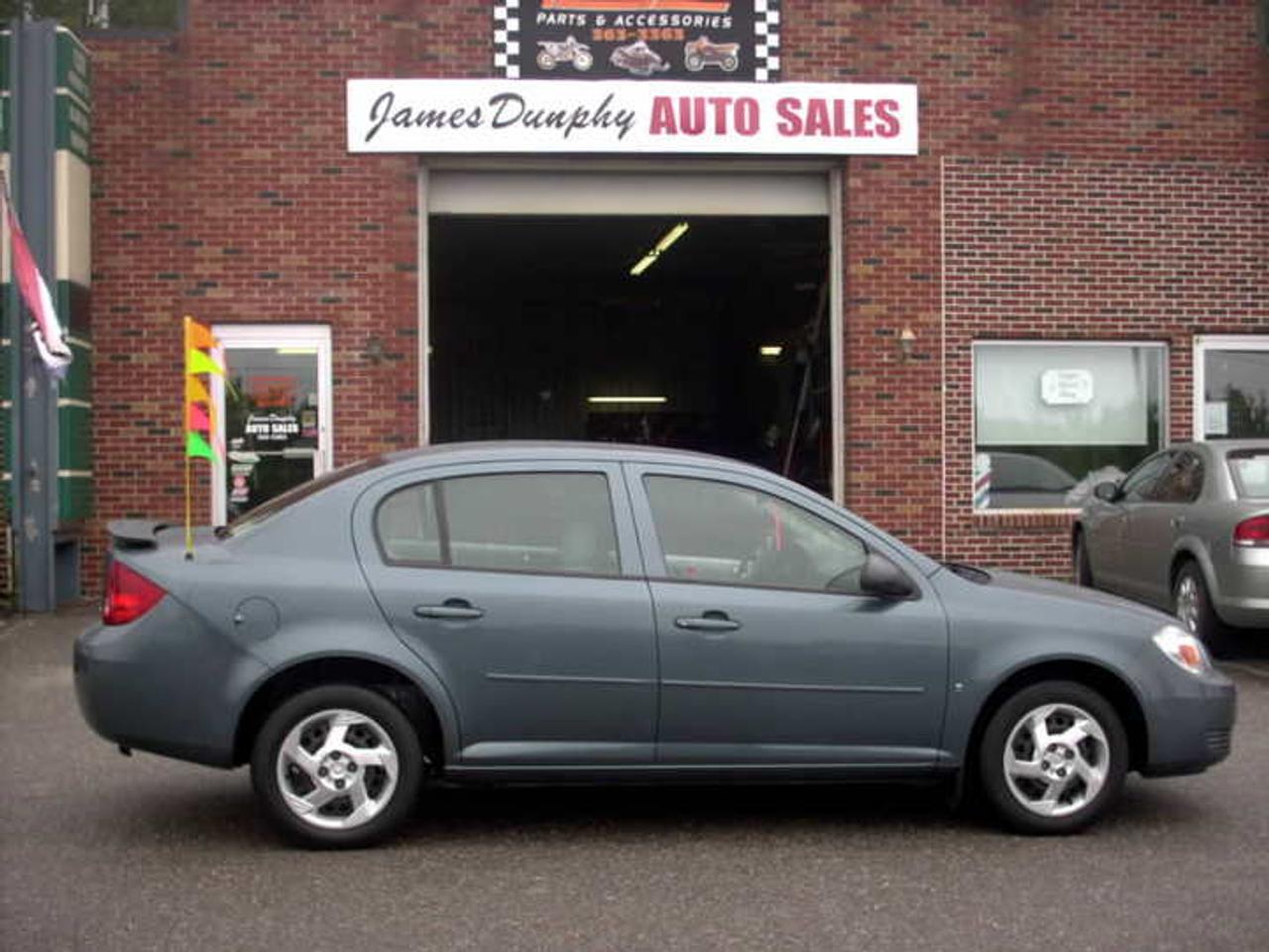 NICE 2006 PONTIAC G5, 4 DR , AUTO, , AC, CD, NEW MVI, VERY CHEAP CAR TO OPERATE MAINTANENCE WISE, LOOKs and runs a1 BAL OF GM WARRANTY