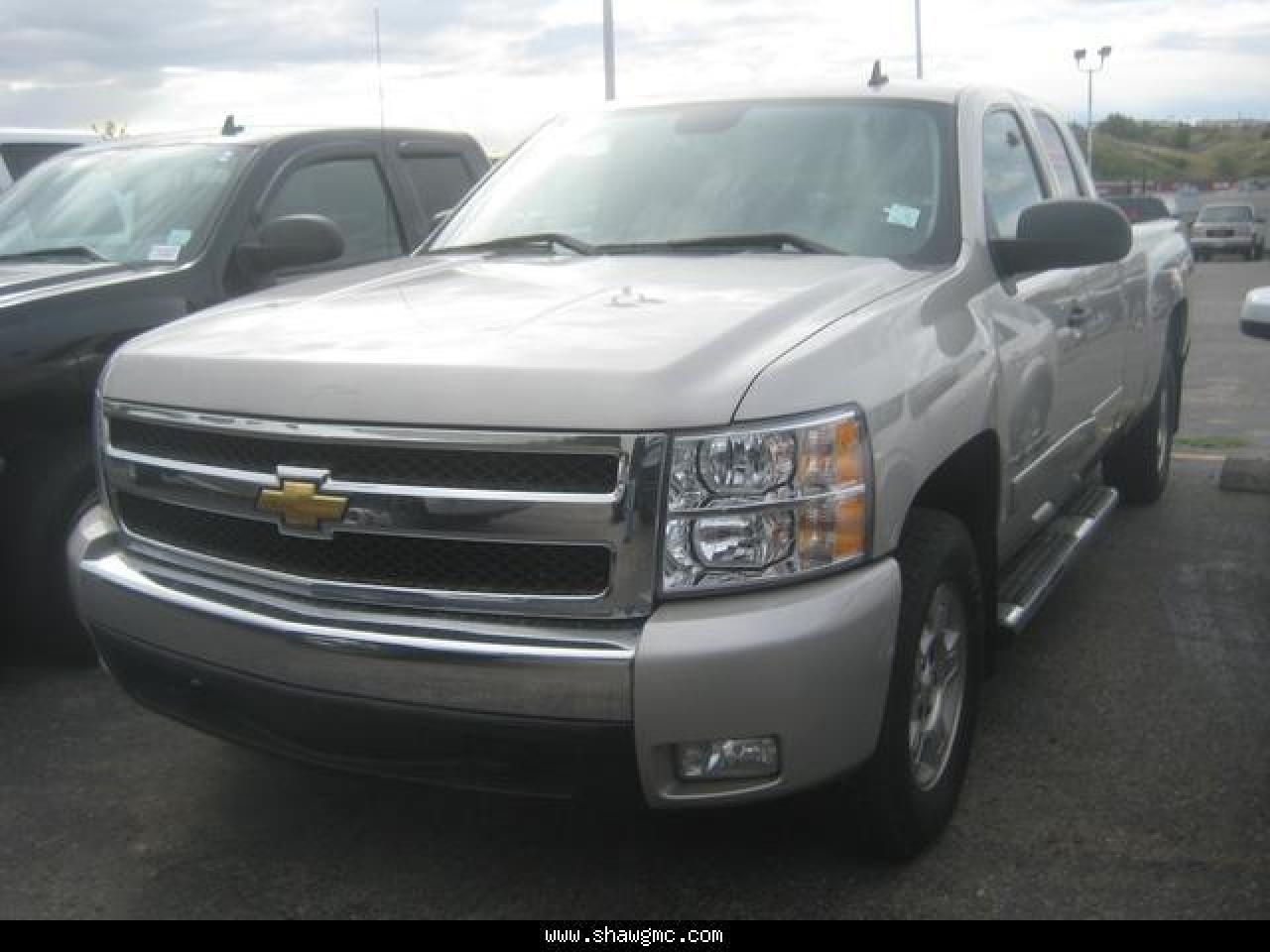 Used 2008 Chevrolet Silverado K1500 EXT  for sale in Calgary, AB