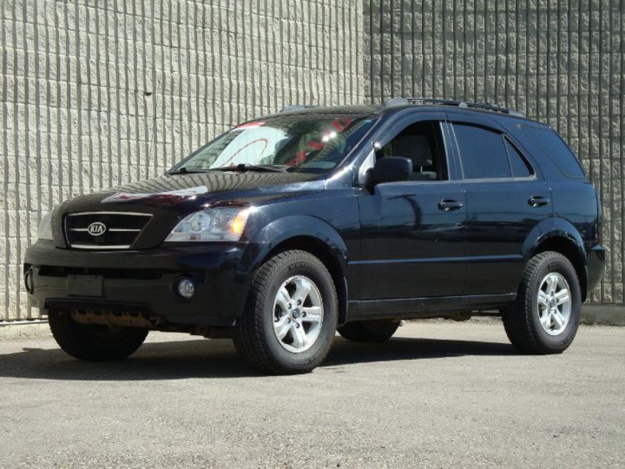 Used 2005 Kia Sorento LX for sale in Calgary, AB