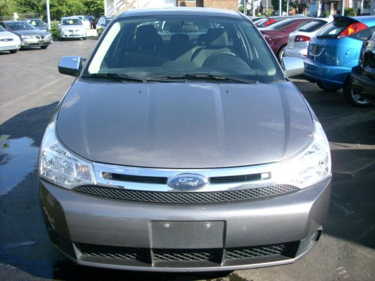 Used 2009 Ford Focus SE for sale in Kitchener, ON