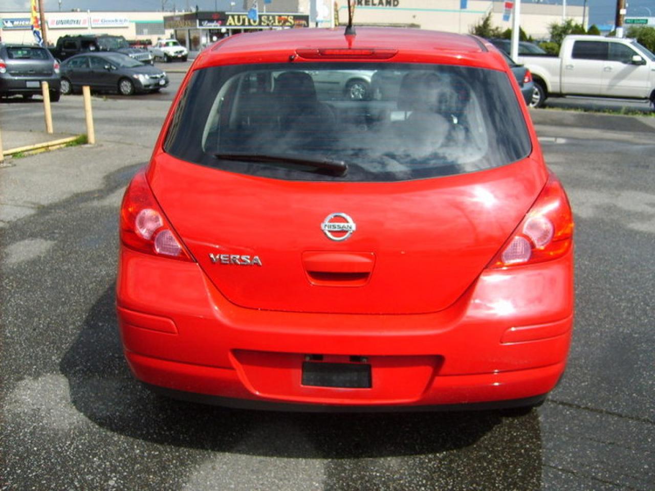 621821