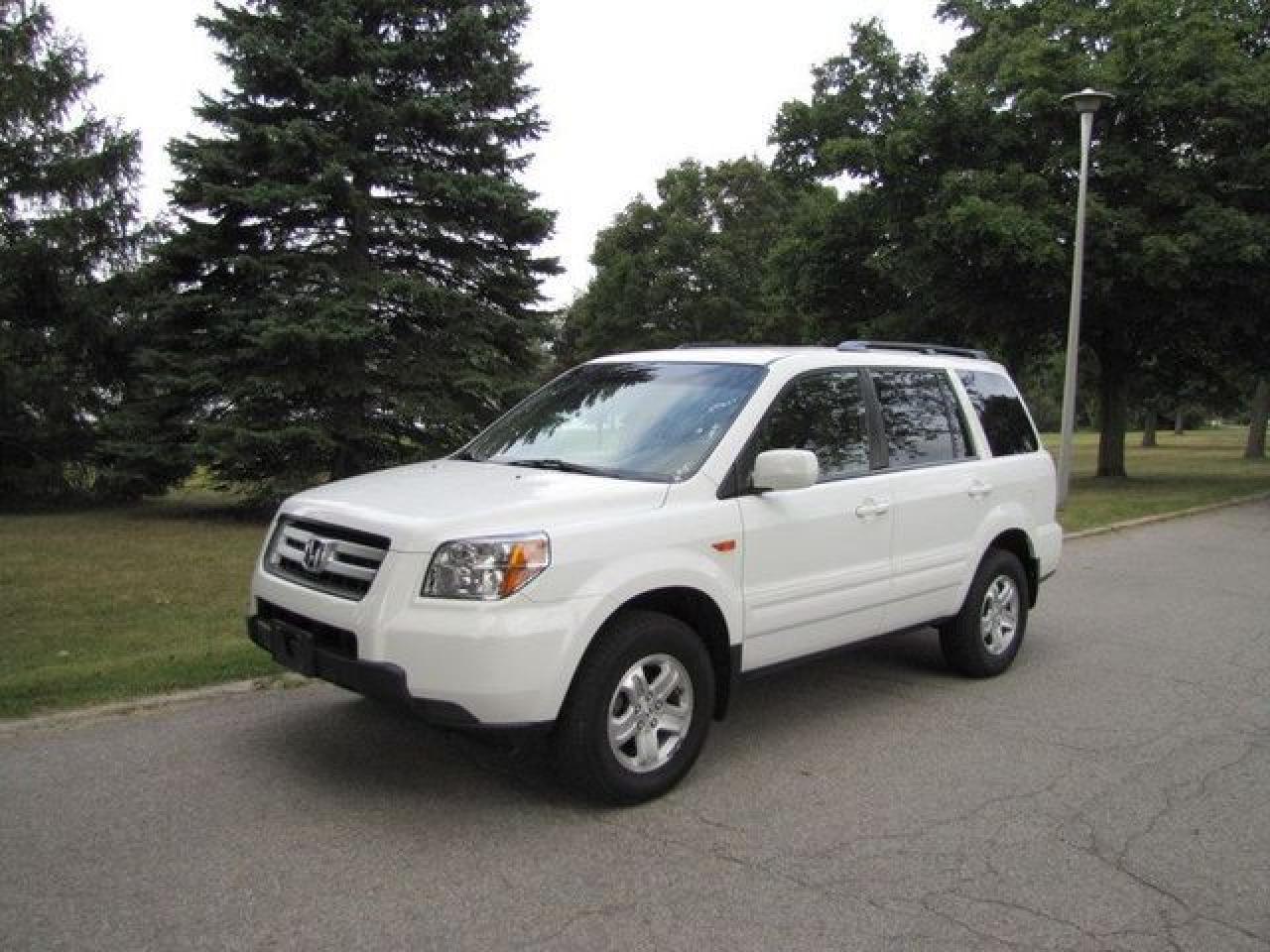 Used 2008 Honda Pilot 4WD LEATHER!! NEW TIRES!! HONDA LEASE RETURN!! 4x4 SUV for sale in Guelph, ON