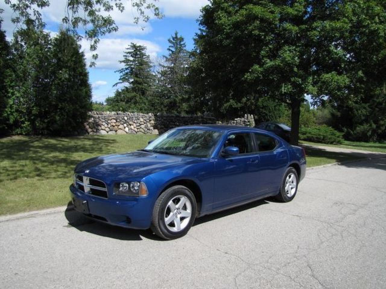 Used 2010 Dodge Charger 17 INCH ALLOYS!! LOADED!! Sedan for sale in Guelph, ON