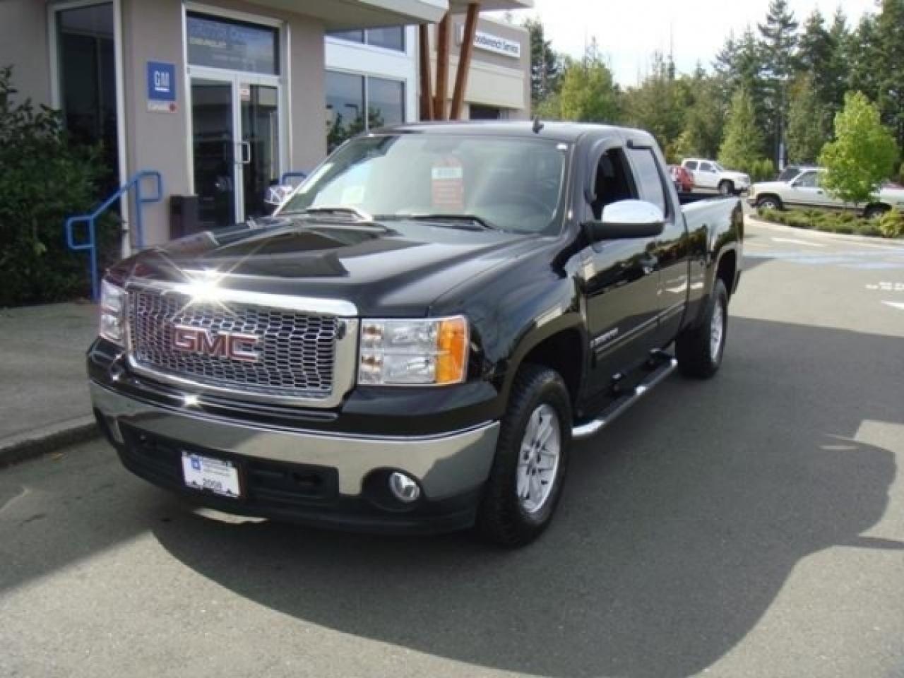 Used 2008 GMC Sierra 1500 SLE 4X4 EXTENDED CAB SWB for sale in Parksville, BC