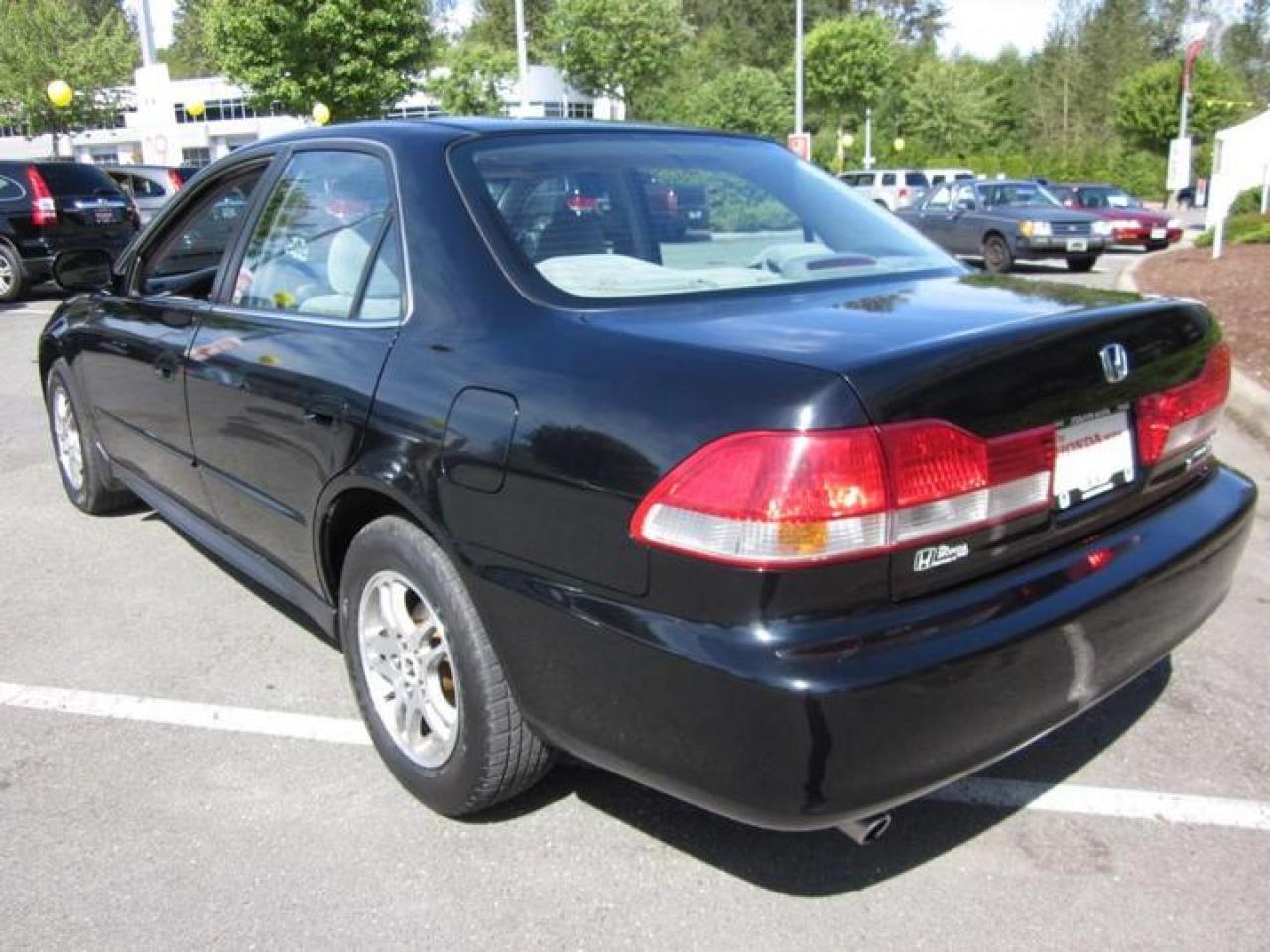 621881