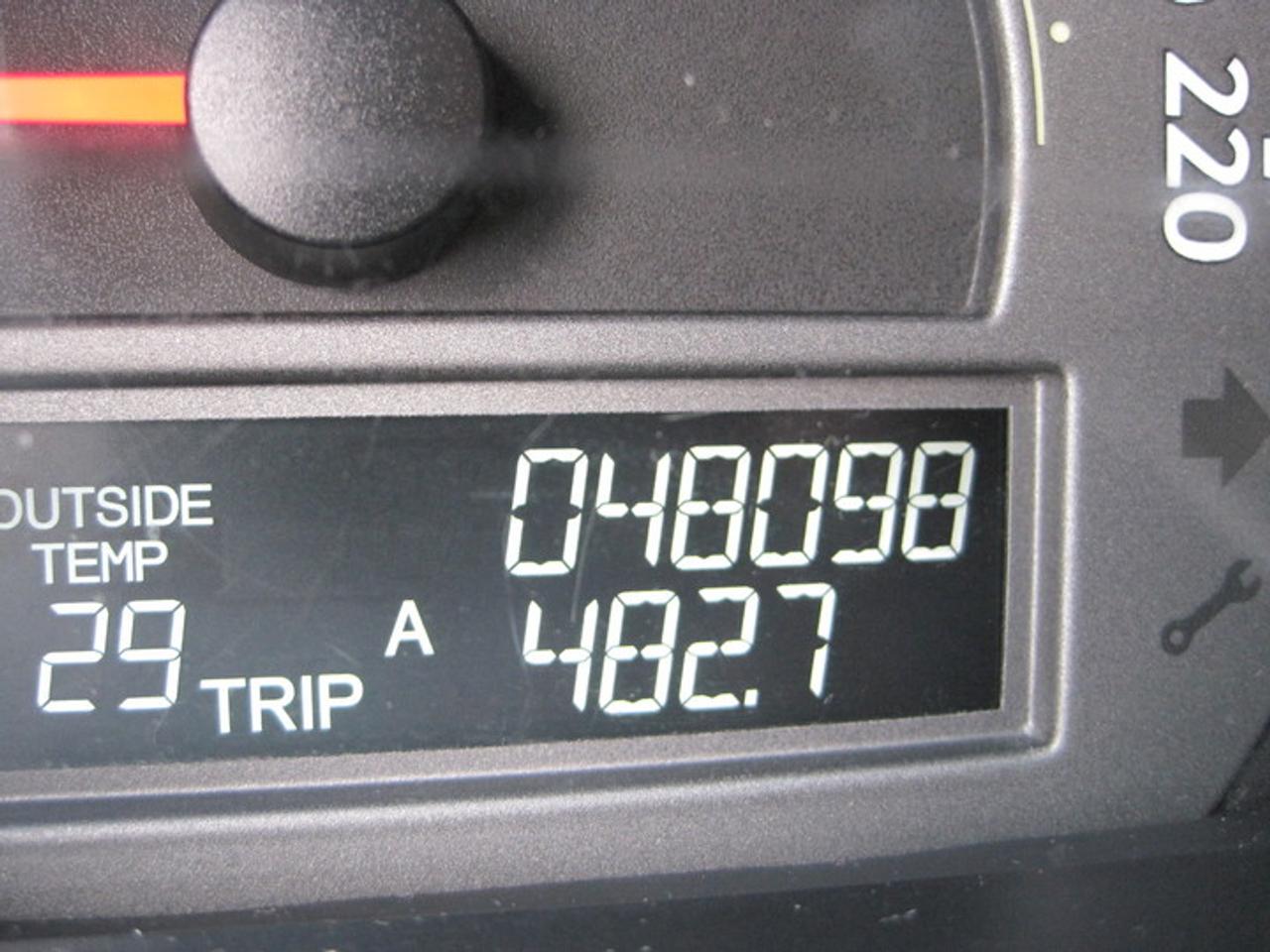 622057.11048642