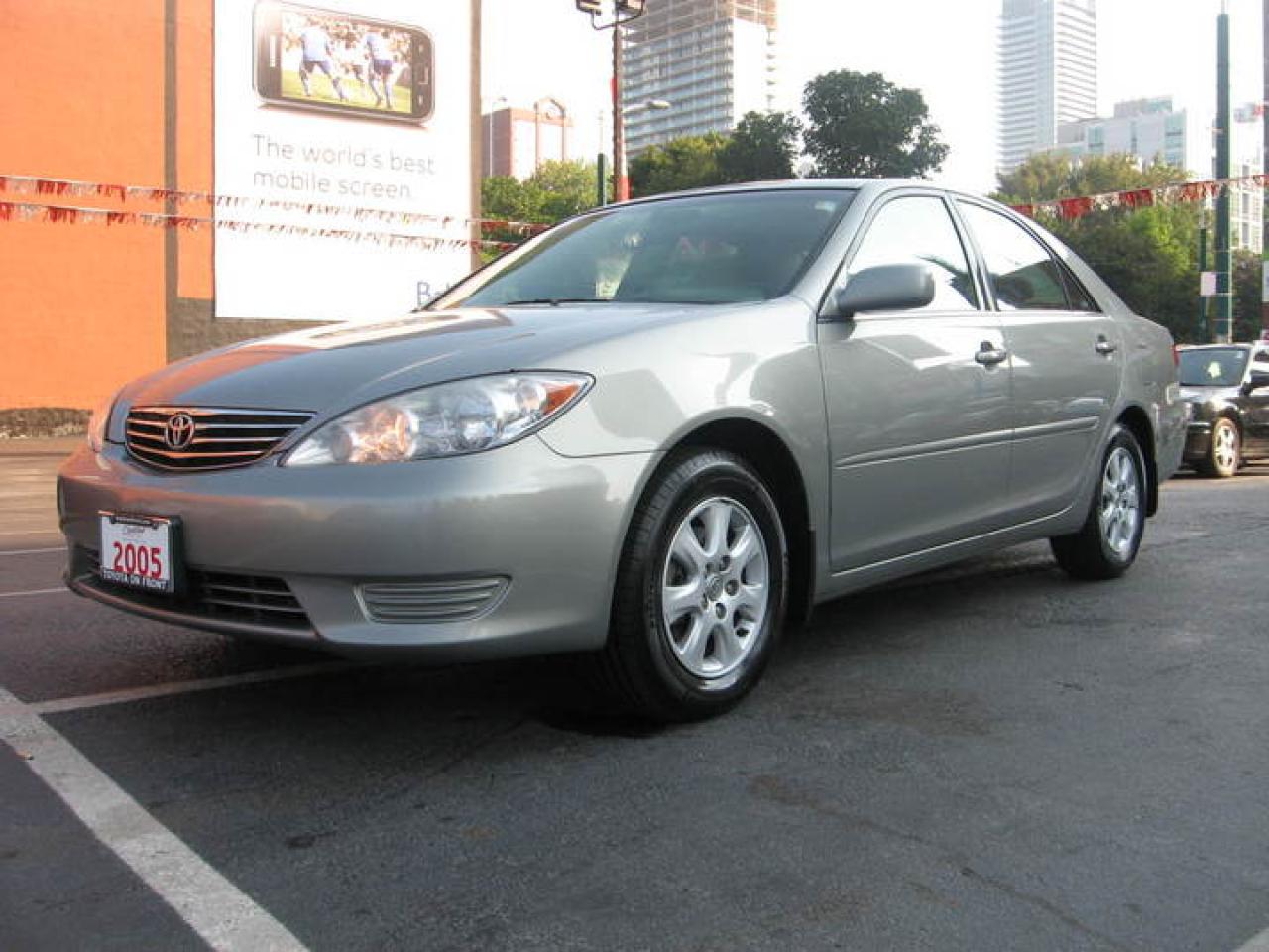 Used 2005 Toyota Camry LE for sale in Toronto, ON