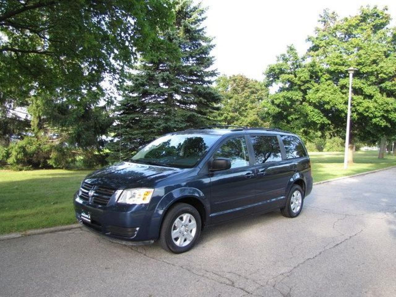 Used 2009 Dodge Grand Caravan SE STOW&GO!! QUADS!! DUAL AC!! Van for sale in Guelph, ON