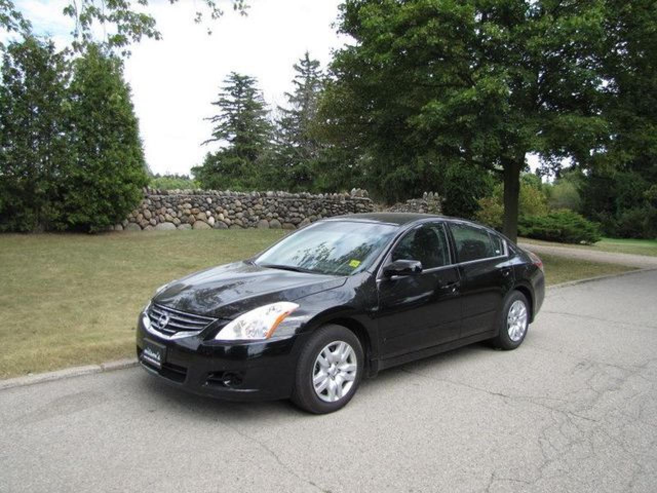 Used 2010 Nissan Altima 2.5 S XTRONIC!! PUSH BUTTON START!! Sedan for sale in Guelph, ON