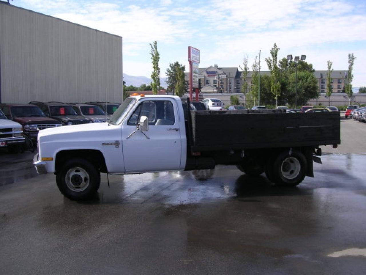 622505