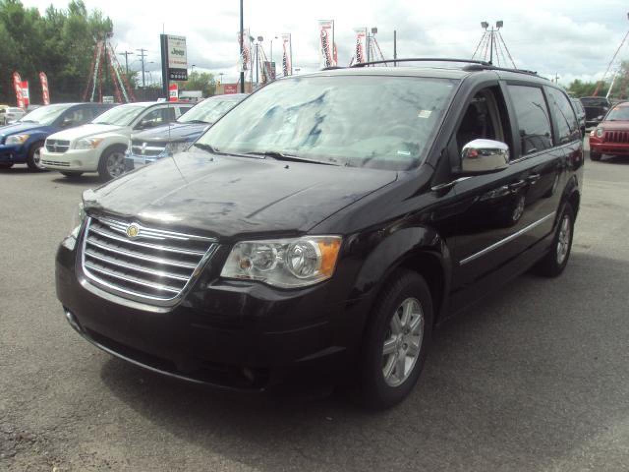 Used 2010 Chrysler Town and Country TOURING for sale in Ottawa, ON